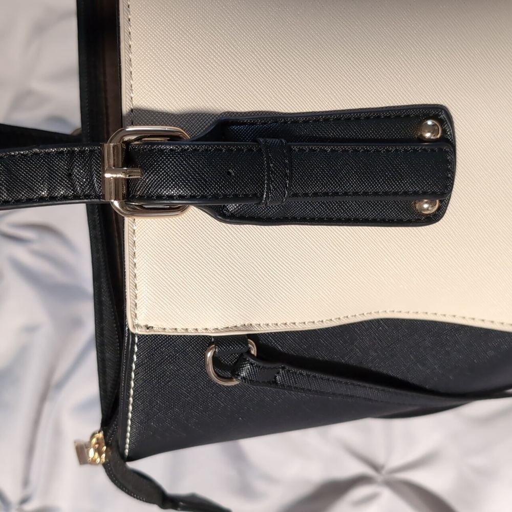 Handbag - Picture 4 of 4